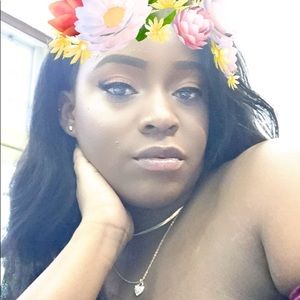 Meet your Posher, Deidre